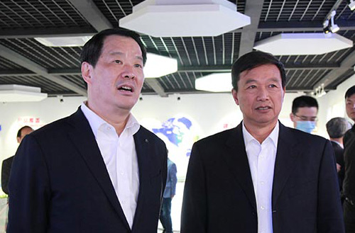 中建材總裁、中國工程院院士彭壽一行蒞臨鵬飛集團考察